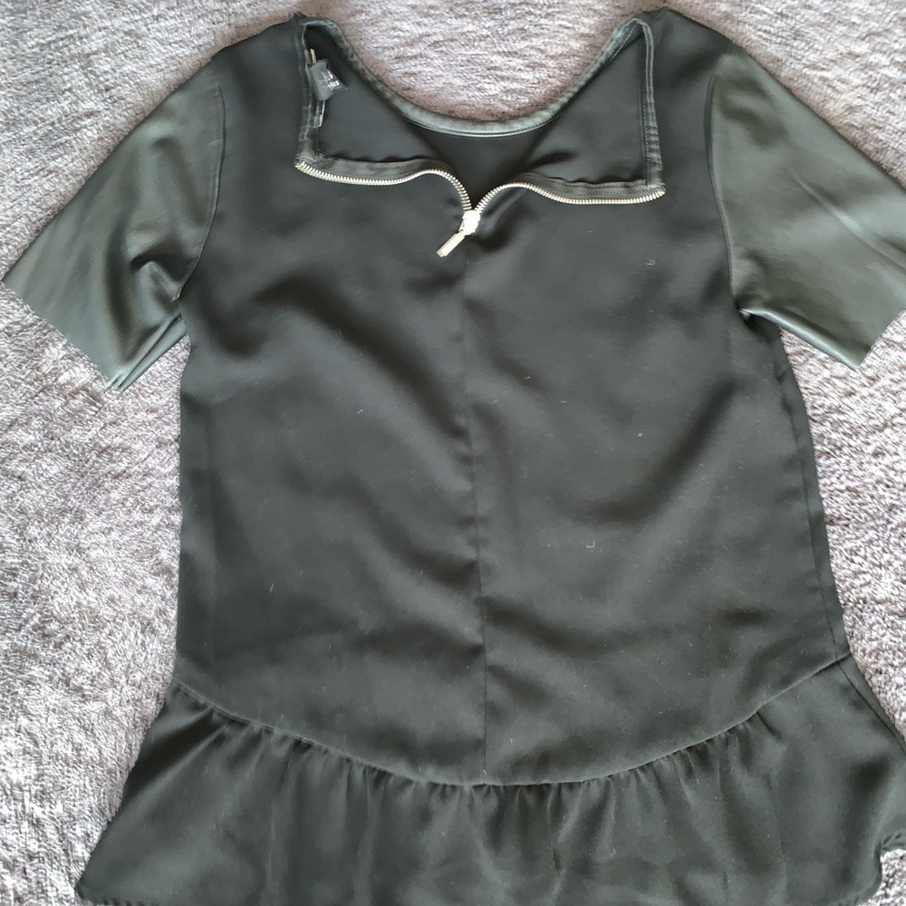 H&M shirt - Picture 3 of 3